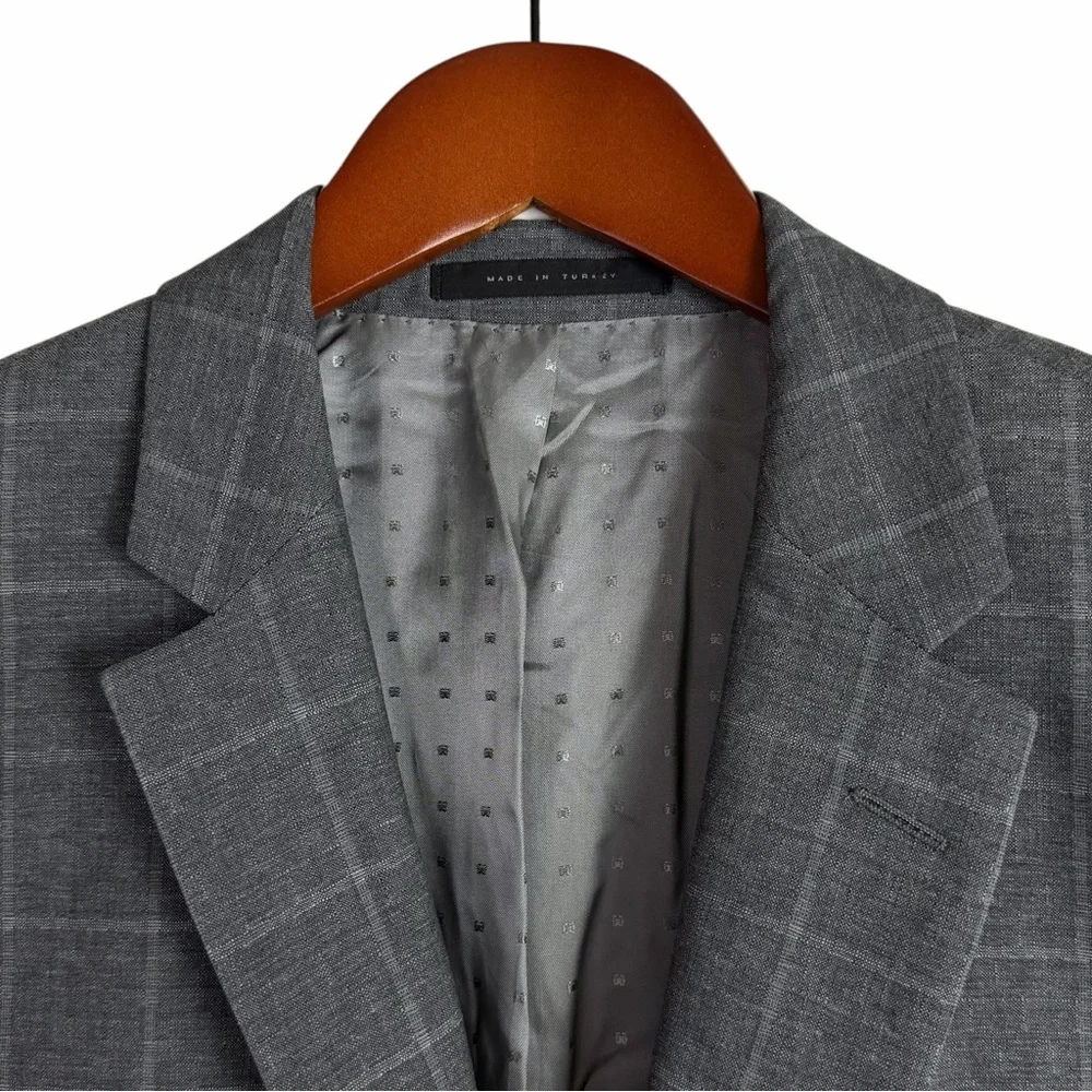 Hugo BOSS Tailored Gray Windowpane Plaid Blazer Virgin Wool Sport Coat Men’s 38R